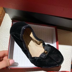 Salvador Ferragamo flats ~~SIZE 8~~